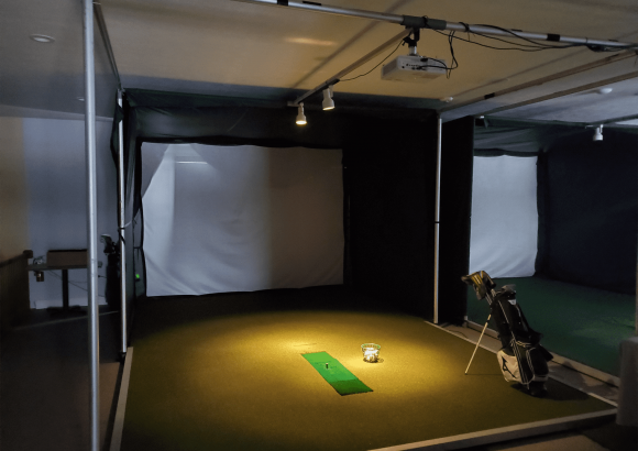 Come try out the latest offering from Flightscope utilizing E6 Golf Simulation!
